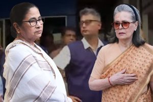 কালীঘাটের ‘দুয়ারে’ সিআইডি, দিল্লিতে তড়িঘড়ি সোনিয়ার বাড়িতে মমতা