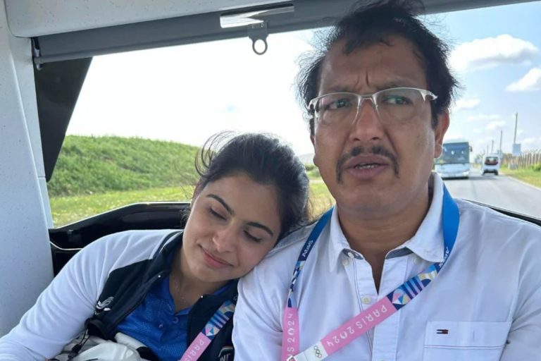 বিশ্ব চ্যাম্পিয়নশিপ চলাকালীন বুকে ব্যথা, মাত্র ৪৯ বছরে প্রয়াত মনু ভাকেরের কোচ