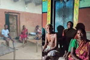 অস্ত্র ছেড়ে সস্ত্রীক ঘরে আসুক, ১৪ বছর পর মাওবাদী ছেলেদের কাছে আর্জি দুই পরিবারের