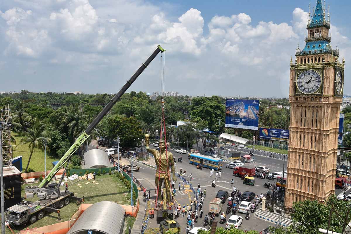 অবশেষে সরানো হল লেকটাউনের মেসি মূর্তি, কোথায় থাকবে ৭০ ফুটের স্ট্যাচু?
