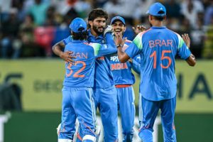 টিম ইন্ডিয়ায় ফের চোটের ধাক্কা! হার্দিকের পর ছিটকে গেলেন আরেক তারকা ক্রিকেটার, বদলি কে?