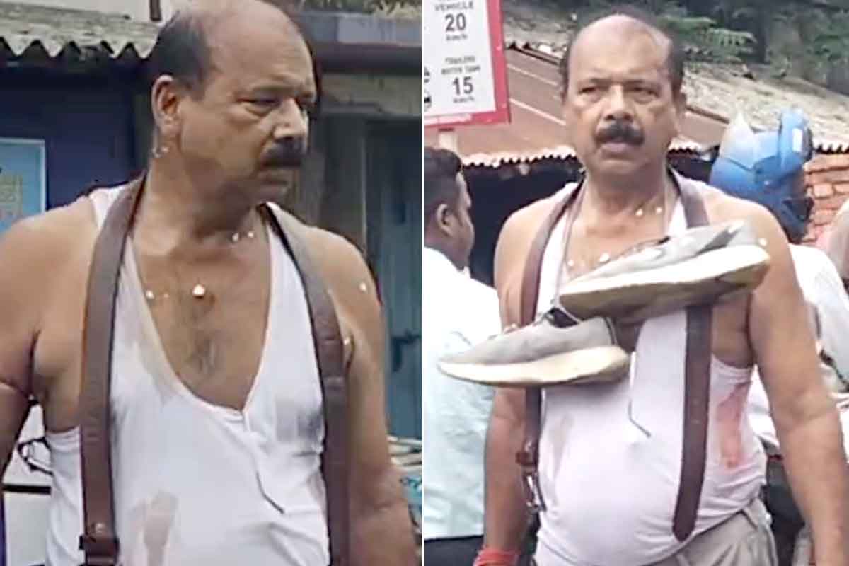 কোমরের বেল্ট গলায়! প্রাক্তন পুরপ্রধানকে জুতোর মালা পরিয়ে ঘোরানো হল রাস্তা, চলল ডিম থেরাপিও