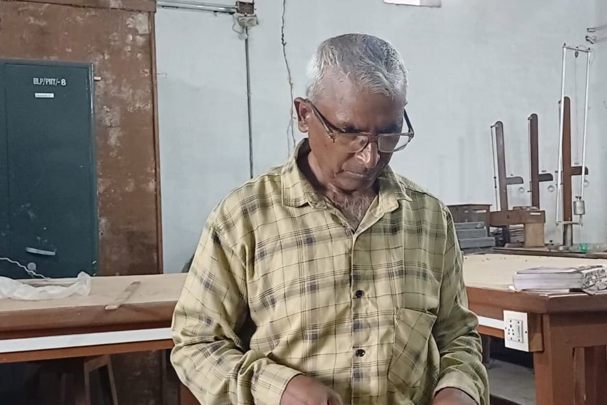নীচু জাত! কলেজের অশিক্ষক কর্মীকে নির্যাতন, ঘরে ঢুকতে বাধা অধ্যক্ষার! বিতর্ক পুরুলিয়ায়