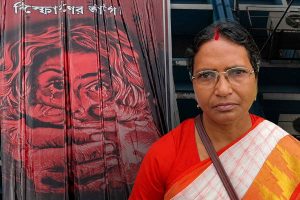 ‘১৪ তলা থেকে হীরকরানিকে নামাতে পেরেছি’, মেয়ের ‘খুনে’ বিচার পাবেন, প্রত্যয়ী অভয়ার মা