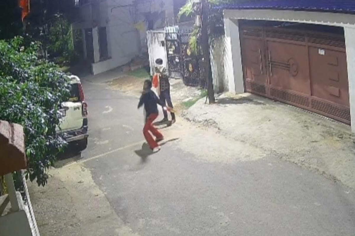 রাঁচিতে আরএসএসের দপ্তরে পেট্রোল বোমা ছুড়ল দুষ্কৃতীরা! তদন্তের দাবিতে সরব বিজেপি