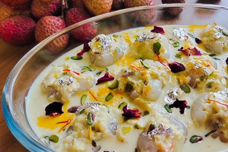 আপনার জামাই কি মিষ্টি ভালোবাসে? মিষ্টিমুখ করান রাবড়ি লিচুতে, রইল সহজ রেসিপি