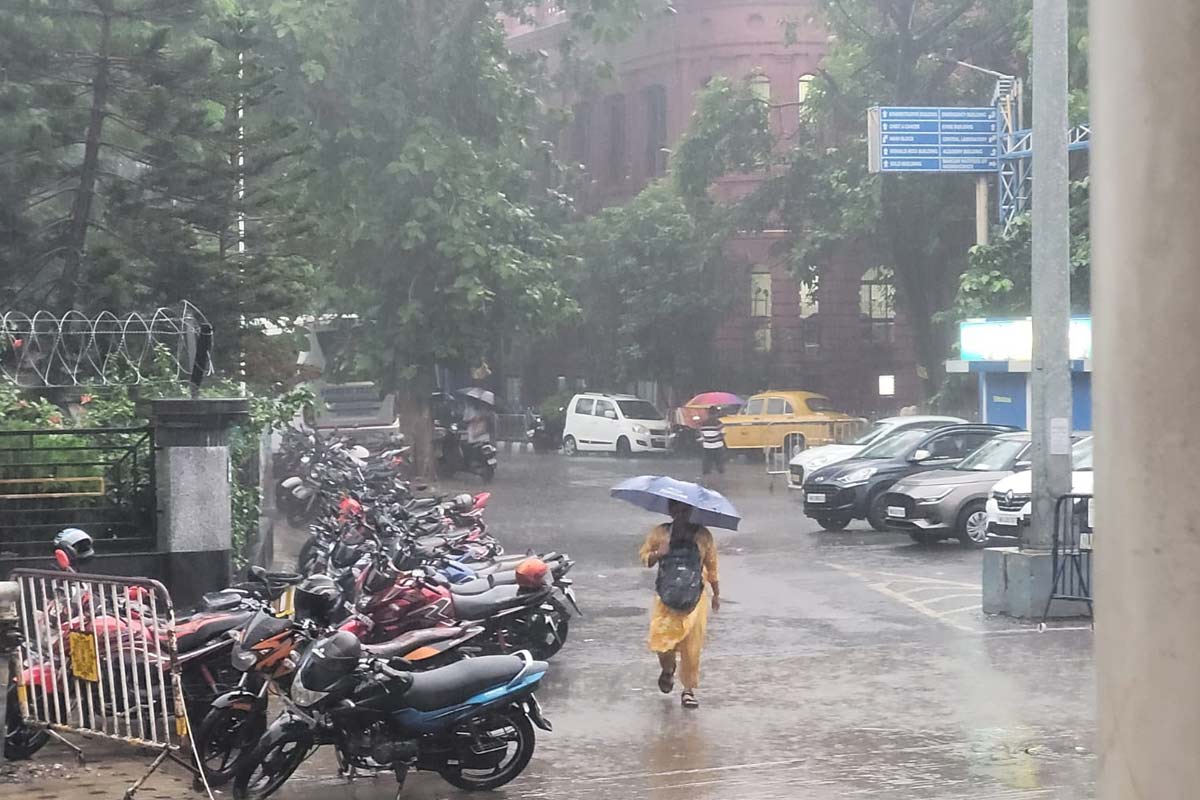 West Bengal Weather Update: Rainfall in Kolkata, yellow warning in several districts