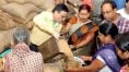 ‘ভূতে’ লুটে খাচ্ছে রেশন! দুর্নীতির শিকড় উপড়াতে শুভেন্দু সরকারের স্ক্যানারে খাদ্যসাথী