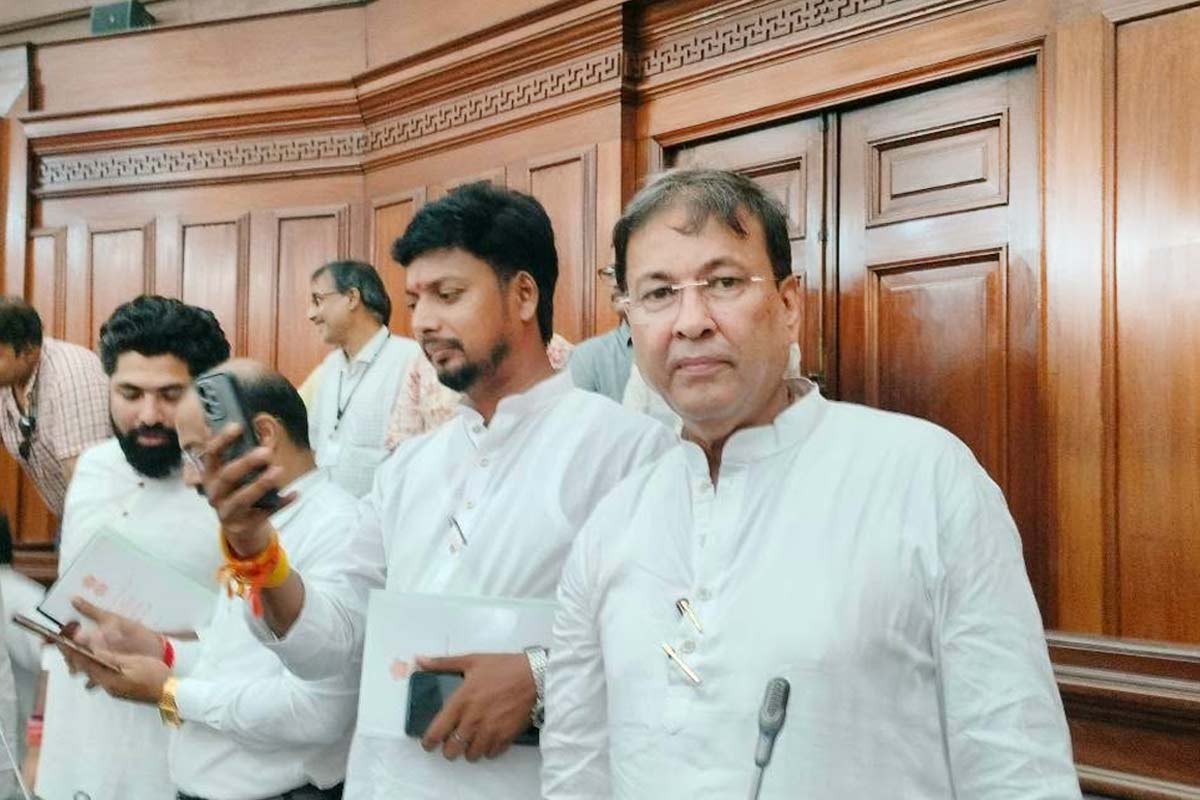 জায়গা হয়নি মন্ত্রিসভায়, ‘প্যানেল অফ চেয়ারম্যানে’র সদস্য পদে বারাসতের বিধায়ক শংকর