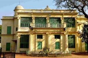 বাইশে শ্রাবণই ইতিহাসের পুনরুদ্ধার! পর্যটকদের জন্য খুলে গেল শান্তিনিকেতন গৃহের দ্বার