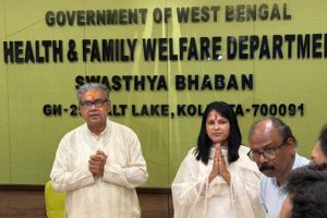 বন্ধ ‘থ্রেট কালচার’, অভয়া কাণ্ডে যুক্তদের সাজা, স্বাস্থ্যমন্ত্রীর চেয়ারে বসে আর কী অঙ্গীকার শারদ্বতের?