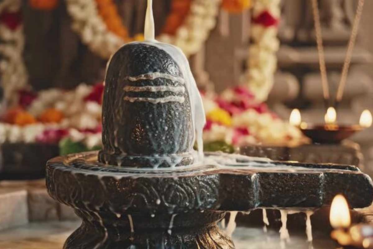 মলমাসের পুণ্যলগ্নে শুক্র প্রদোষ ব্রত, জানুন মহাদেবের পুজোর শুভ তিথি ও মাহাত্ম্য
