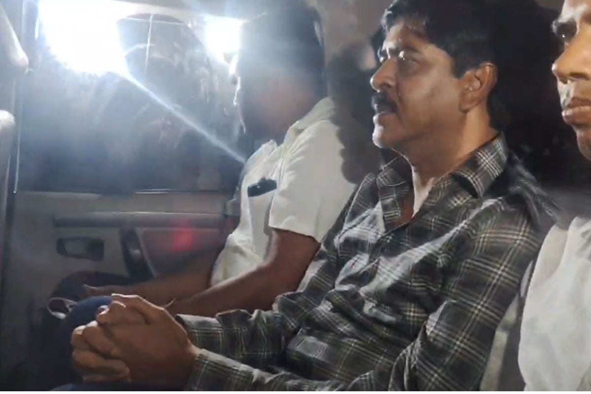 নিজের নিরাপত্তা দিতে চেয়েছিলেন মমতা! এবার এনআইয়ের হাতে গ্রেপ্তার ‘মাছ চোর’ শওকত