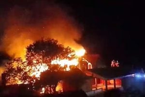 দাউদাউ আগুনে জ্বলে উঠল বৃদ্ধাশ্রম, মৃত্যু ১১ জনের!