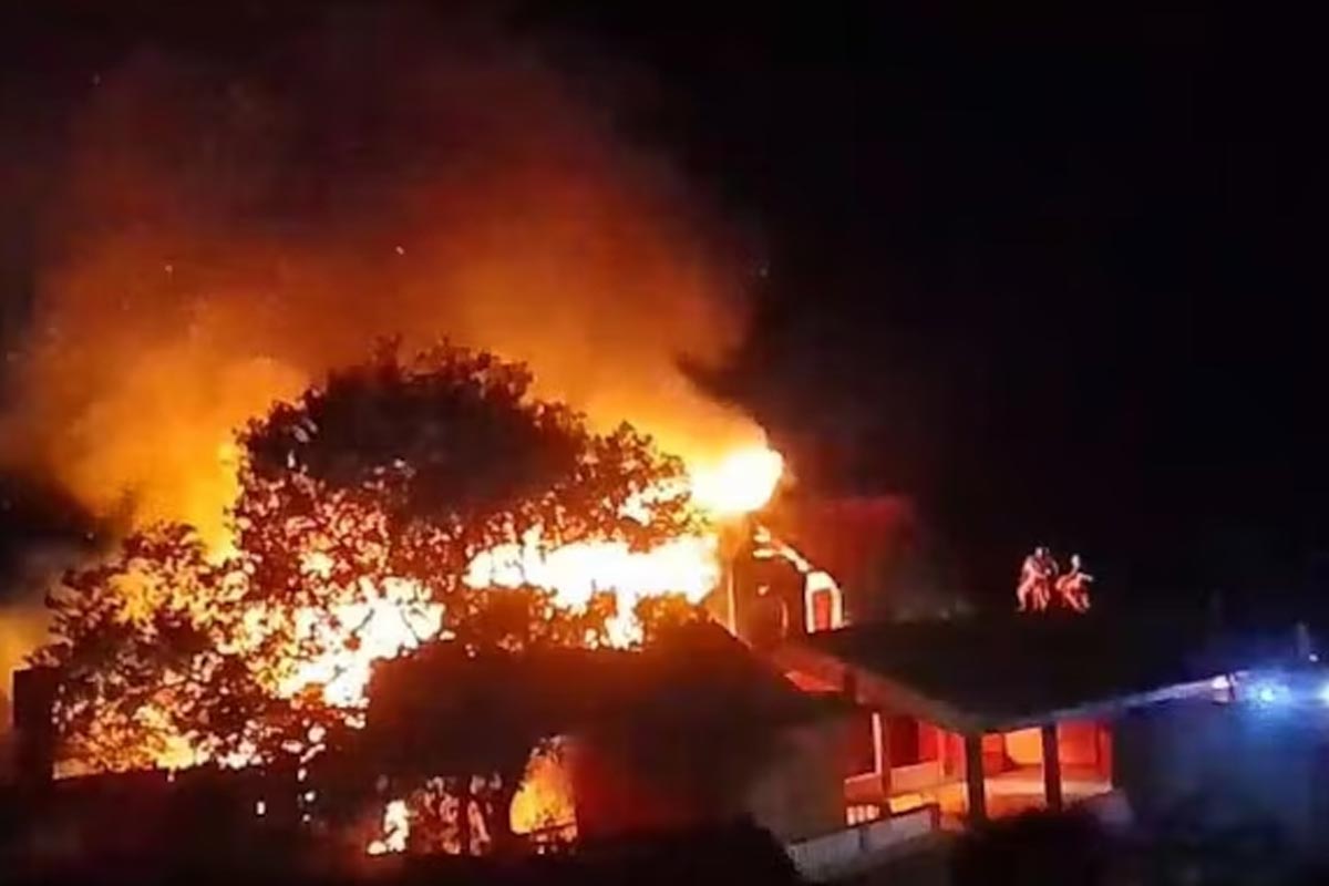 দাউদাউ আগুনে জ্বলে উঠল বৃদ্ধাশ্রম, মৃত্যু ১১ জনের!