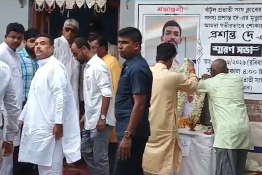 খুনিদের ফাঁসি নিশ্চিত! বাগনানে তৃণমূলের হাতে খুন বিজেপি কর্মীর বাড়িতে মুখ্যমন্ত্রী শুভেন্দু