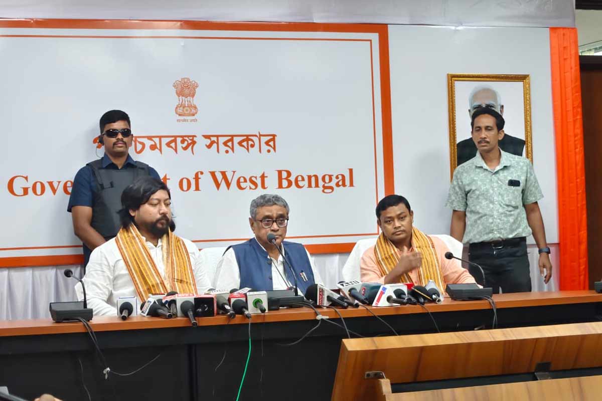 গুরুত্ব চা-আমে, উত্তরবঙ্গে ব্যবসায়ীদের বৈঠকে মনের মতো বাজেটের প্রতিশ্রুতি অর্থমন্ত্রীর