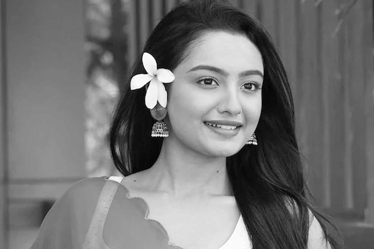 সুশান্তের মৃত্যুদিনেই চরম সিদ্ধান্ত! মাত্র ২২ বছরে ‘আত্মঘাতী’ জনপ্রিয় অভিনেত্রী