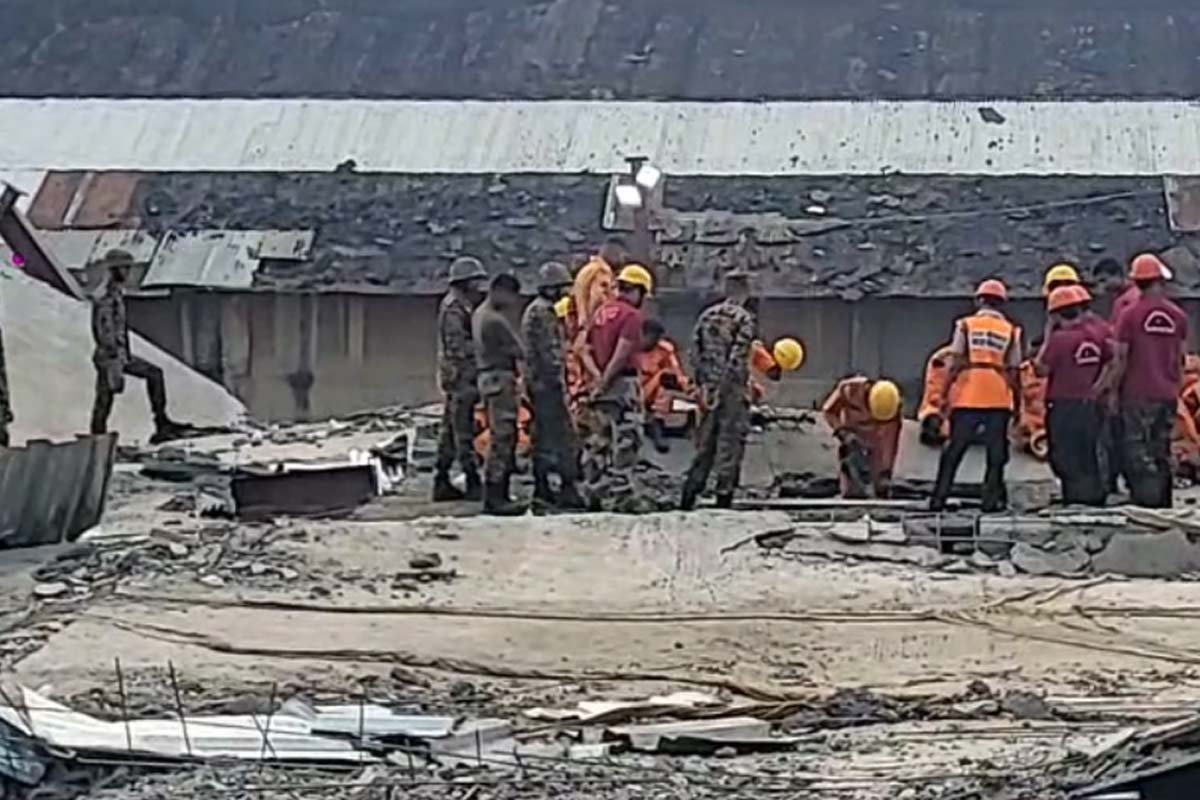 তারাতলা কাণ্ডে উচ্চস্তরীয় সিট গঠন, রাত পেরিয়ে সকালেও উদ্ধারকাজ