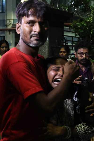 Taratala Godown Collapse: Sister is overwhelmed with tears after losing her brother