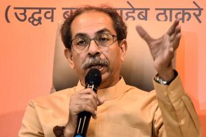 ‘২৪ ঘণ্টার মধ্যে জবাব না দিলে বহিষ্কার’, বৈঠকে এড়ানো বিদ্রোহী সাংসদদের কড়া চিঠি উদ্ধব সেনার