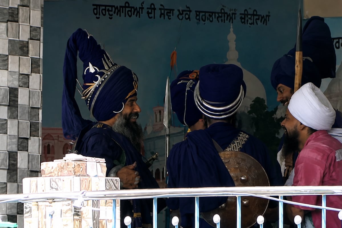 ৩ দিন পর কাটল অচলাবস্থা! গুরুদ্বার ছাড়লেন নিহাঙ্গ শিখরা, কী হল পণবন্দির?