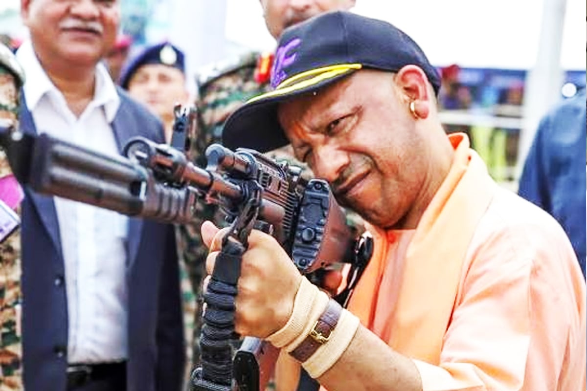 ‘যারা কথা শোনে না, তাদের গুলির ভাষাতেই বোঝাতে হয়’, সন্ত্রাস-হিংসা নিয়ে হুঙ্কার যোগীর