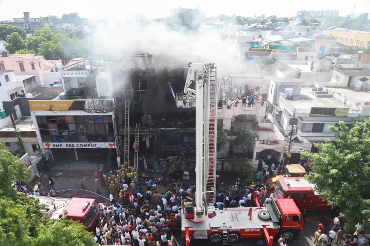 ‘বাবা বাঁচাও’, লখনউয়ের ‘জতুগৃহে’ শেষ আর্তনাদ ছাত্রের, ভয়ংকর অভিজ্ঞতা প্রত্যক্ষদর্শীদের