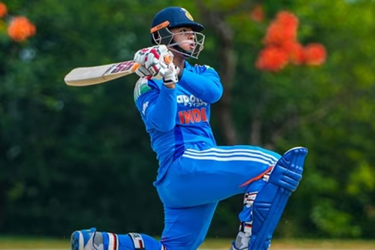 ‘লোকে জানে না…’, রেকর্ডের ঝড় তুলে মুখ খুলল বৈভব, টিম ইন্ডিয়ায় অভিষেকের আগে কাকে বার্তা?