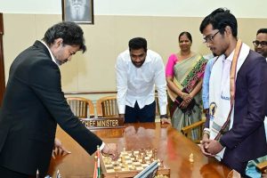 ‘জানতামই না উনি এত ভালো খেলেন’, বিজয়ের দাবার চালে মুগ্ধ চ্যাম্পিয়ন প্রজ্ঞানন্দ
