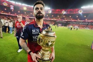 ‘স্বপ্ন ছিল আমার শটেই দল চ্যাম্পিয়ন হবে’, টানা দু’বার আইপিএল জিতে আবেগঘন কোহলি