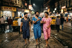 ‘হোয়াই শুড গার্লস হ্যাভ অল দ্য ফান?’ নাইটিতেই শহর চষে ফেলছেন জেন জি তরুণরা! কিন্তু কেন?