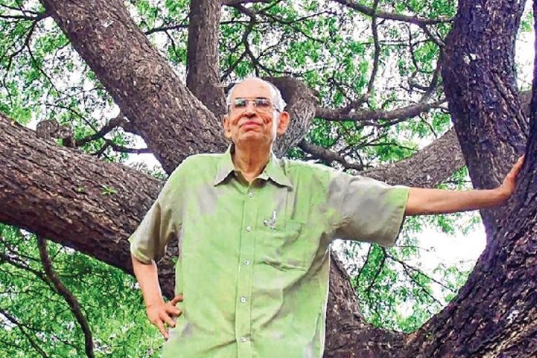 ‘বৈজ্ঞানিক সত্য’-র দায় নেই, ‘রাজনৈতিক সত্য’ হওয়ার