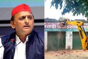 অখিলেশের দলীয় অফিসে বুলডোজার অভিযান, উত্তরপ্রদেশে গুঁড়িয়ে গেল ২১ বছরের ভবন