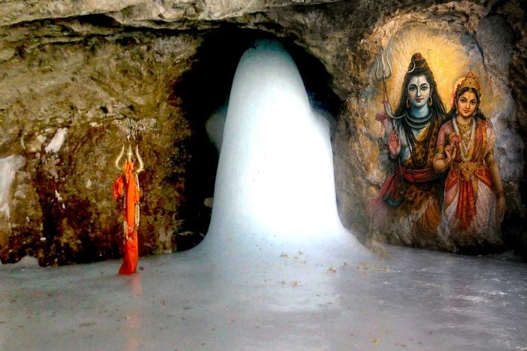 পার্বতীকে নিয়ে এই গুহায় লুকোন শিব, ত্যাগ করেন নন্দী-গণেশকেও! রইল অমরনাথের অমৃতকথা