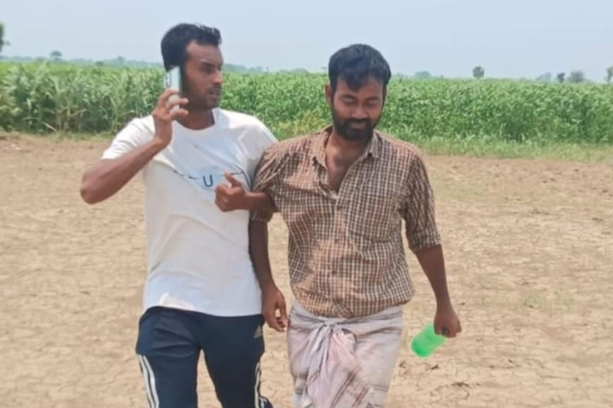 পাটের জমিতে লুকিয়ে ২ দিন! পুলিশ ভ্যান থেকে ঝাঁপ দিয়ে পলাতক দুষ্কৃতী অবশেষে জালে
