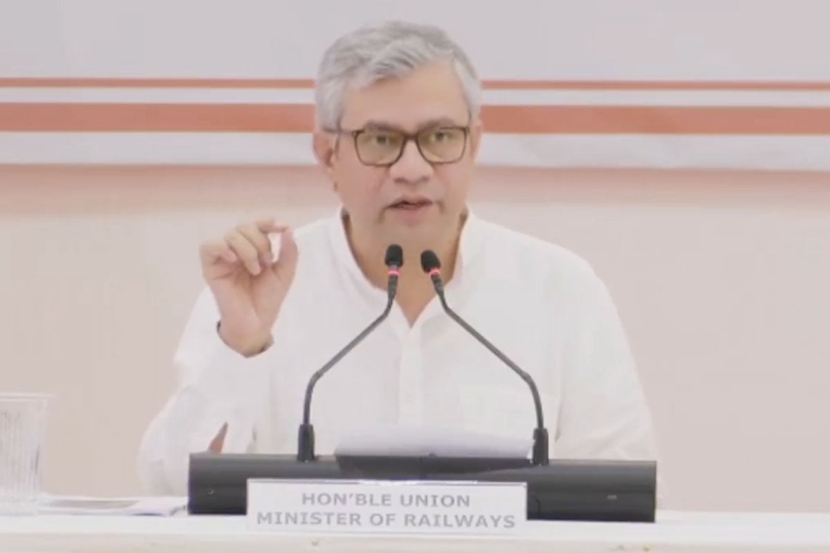 রাজ্যে এবার বুলেট ট্রেন, দিল্লি থেকে শিলিগুড়ি পৌঁছবে মাত্র ৬ ঘণ্টায়, বড় আশ্বাস রেলমন্ত্রীর