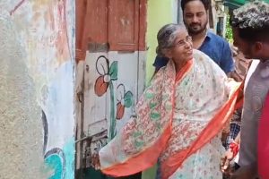 বৃদ্ধ দম্পতিকে ভাড়া না দিয়েই বছরের পর বছর তৃণমূল পার্টি অফিস! সেই ঘর দখলমুক্ত বিজেপির