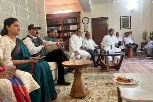 দিল্লি দরবারে টানটান নাটক! ভূপেন্দ্র যাদবের বাড়িতে ‘বিদ্রোহী’ তৃণমূল সাংসদদের সঙ্গে বৈঠকে শুভেন্দু