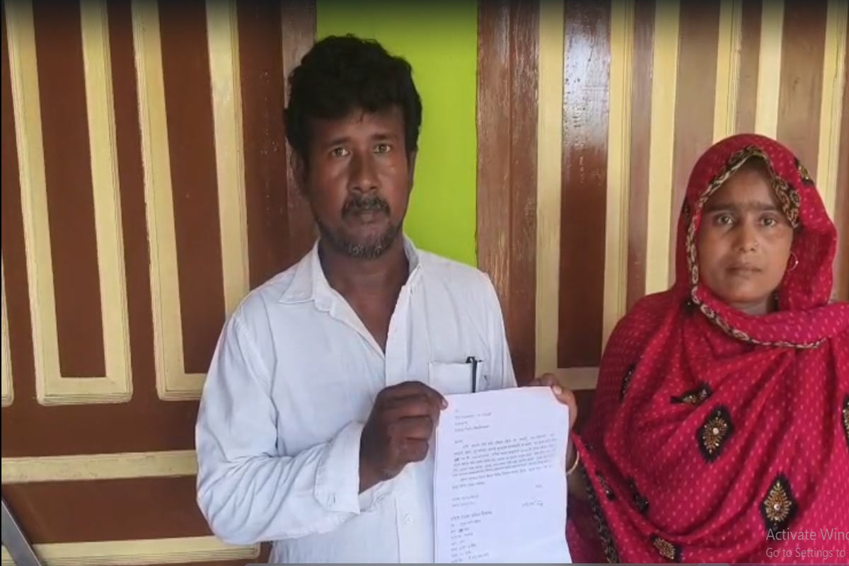 কাজে গিয়ে ৮ মাস নিখোঁজ পরিযায়ী ছেলে, ছবি হাতে কেরলের পথে পথে ঘুরছেন কাটোয়ার বাবা