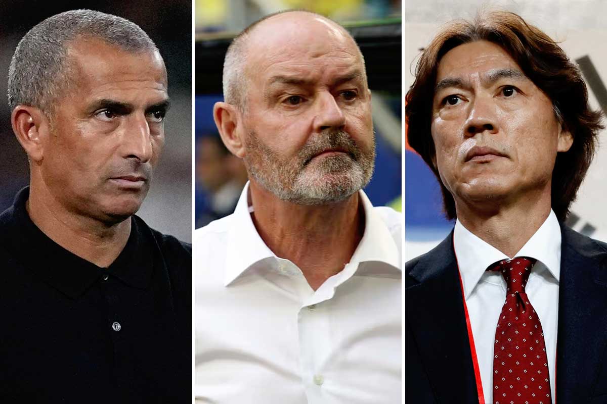 Which coaches lost their jobs after exiting the FIFA World Cup 2026 group stage?