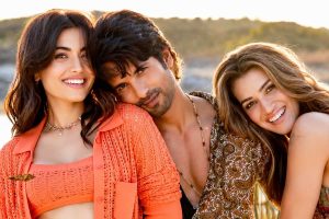 ‘ককটেল ২’-এর শুটে কৃতী-রশ্মিকার সঙ্গে দেদার ফূর্তি শাহিদের! পারিশ্রমিক যুদ্ধে কে এগিয়ে?