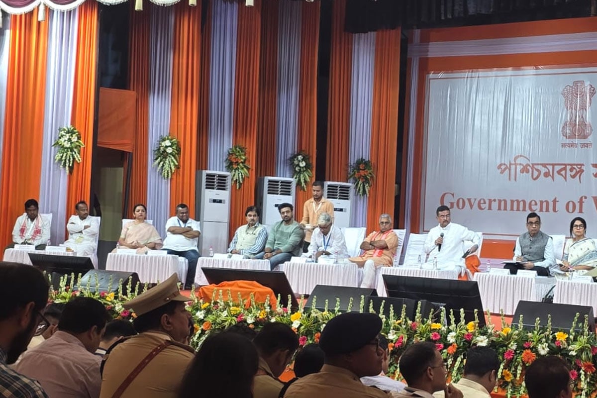 ঘাটাল মাস্টার প্ল্যান নিয়ে প্রতিশ্রুতি চাইলেন দেব, মুখ্যমন্ত্রী শুভেন্দুর আশ্বাস, ‘আমরা করব’