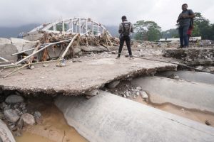 বন্ধ শিলিগুড়ি-মিরিক যোগাযোগ, দ্রুত অস্থায়ী দুধিয়া সেতু নির্মাণের বার্তা রাজ্যের
