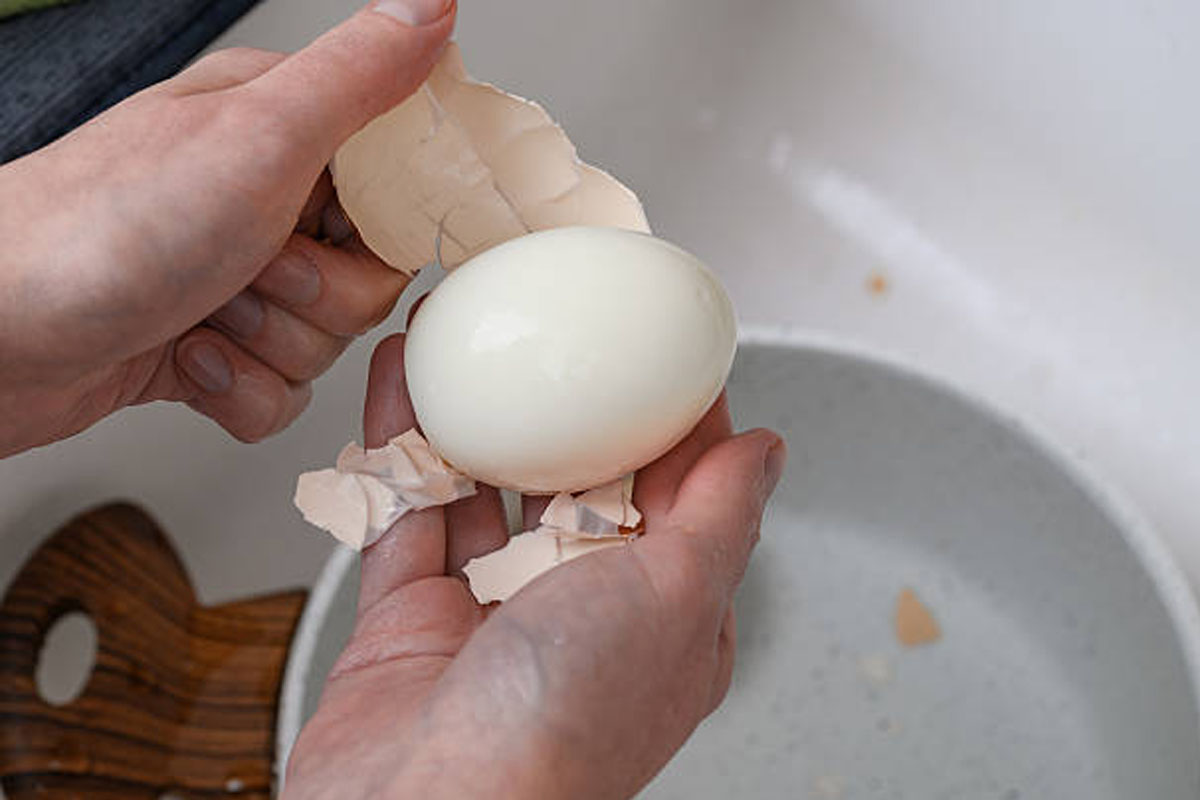 Why Add a Lemon While Boiling Eggs? The Easy Trick for Crack-Free, Easy-to-Peel Eggs