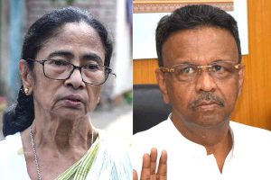 মমতার সঙ্গ ছাড়ার পুরস্কার! তৃণমূলী চালেই পিএসির চেয়ারম্যান পদে বসতে পারেন ফিরহাদ