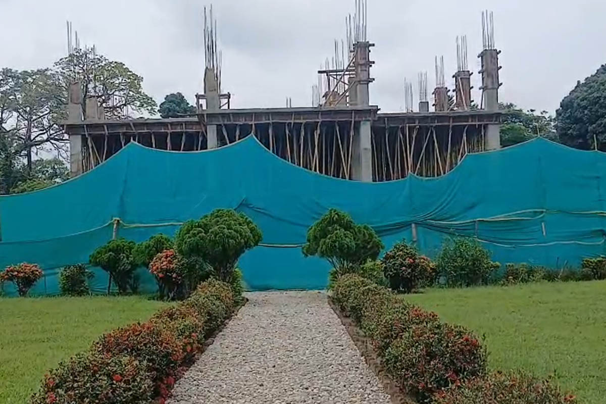 পর্যটকদের জন্য সুখবর, ফেব্রুয়ারিতেই খুলছে রাক্ষুসে আগুনে ছাই হয়ে যাওয়া হলং বাংলো!