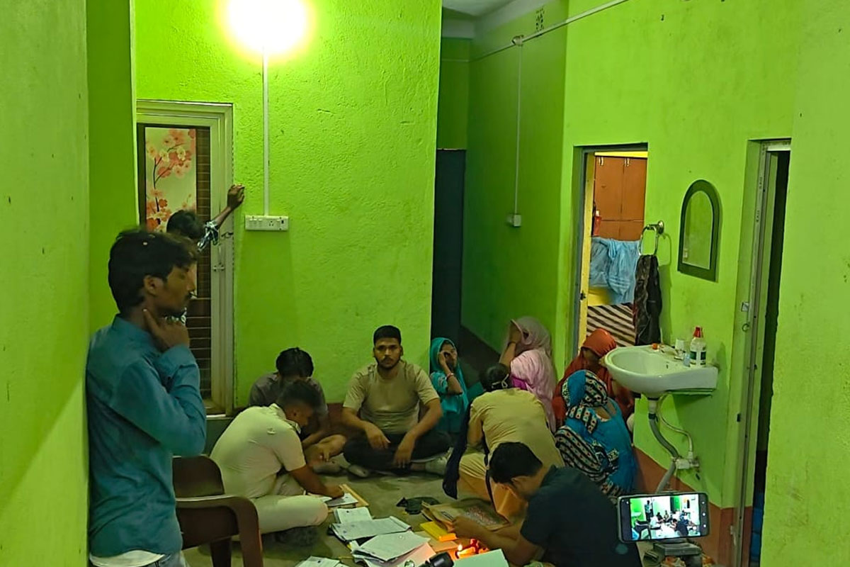 ফরাক্কায় হেরোইন ল্য়াব! ৪ মহিলা-সহ ৭ গ্রেপ্তার, পলাতক বিহারের মূল পাণ্ডা