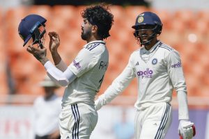 ভারতের বিরুদ্ধে ভুলের পাহাড় আফগানিস্তানের, বিরাট রান তুললেন রাহুল-গিলরা