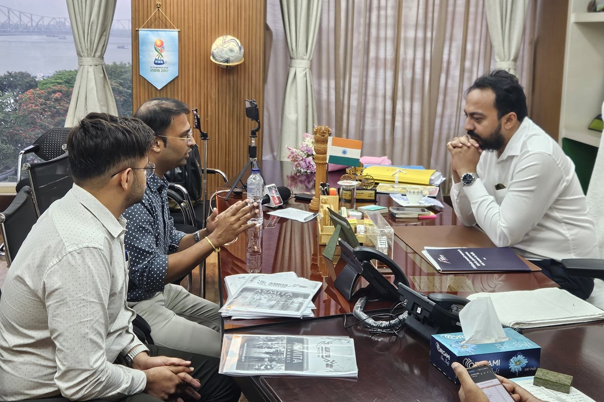 ২০০ কোটির প্রকল্প এবার বাংলায়? দায়িত্ব নিয়েই সাই কর্তাদের সঙ্গে বৈঠকে ক্রীড়ামন্ত্রী ইন্দ্রনীল খাঁ